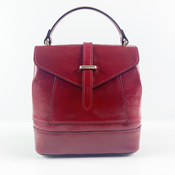 Divina Firenze Handbags - NWT Divina Firenze 3-Way Leather Bag